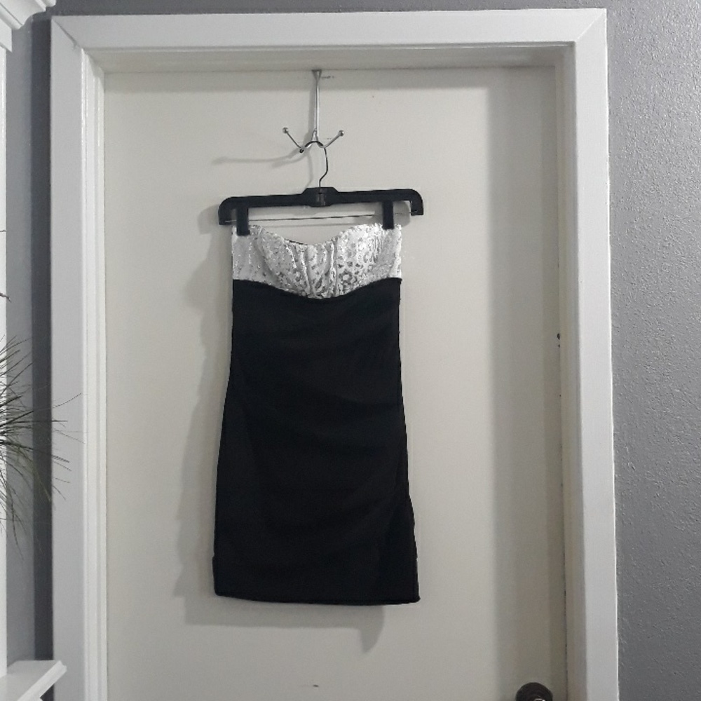 Emerald Sundae Mini Dress - Picture 2 of 7